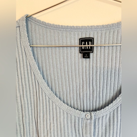 EUC Gap Fitted Ribbed Shirt - Picture 3 of 3